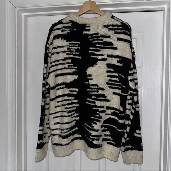 NWT Zara Abstract Jacquard Sweater Black White L - Picture 6 of 7